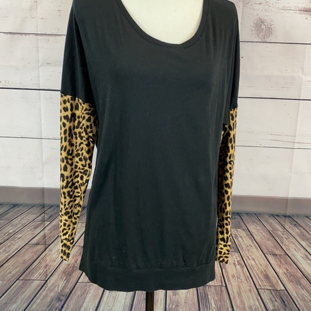 Victorias Secret Tee Shirt Womens Large Black‎ Animal Print Sleeve Contrast - Picture 7 of 9